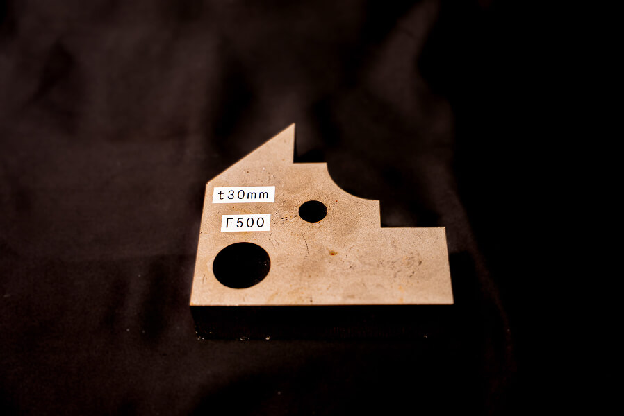 ファイバーレーザー切断のイメージ